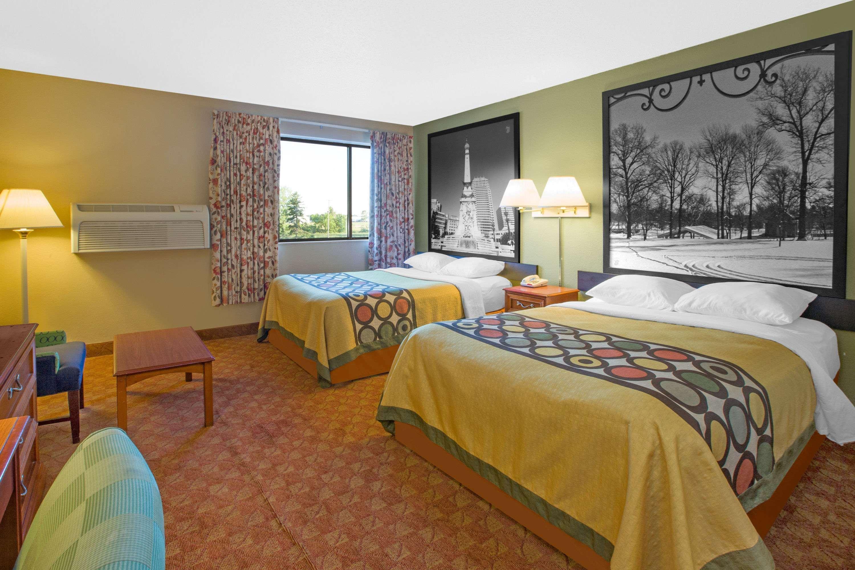 Super 8 By Wyndham Howe Buitenkant foto